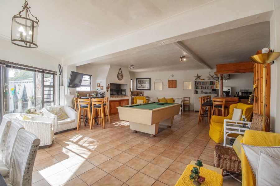 8 Bedroom Property for Sale in Country Club Western Cape